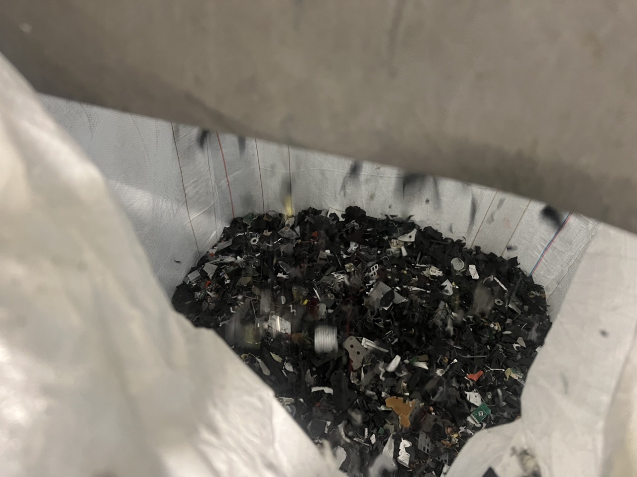Rigid plastic output