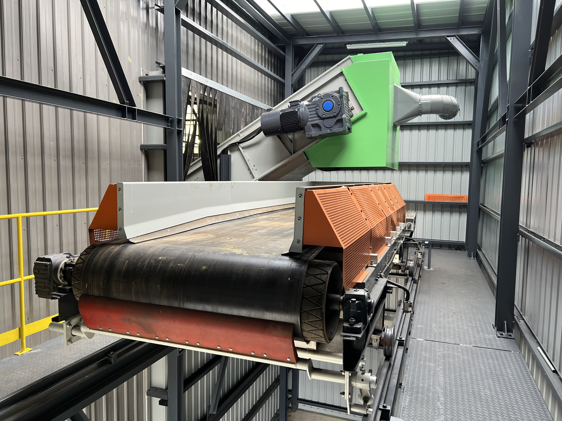 Trough conveyor on-site transfer